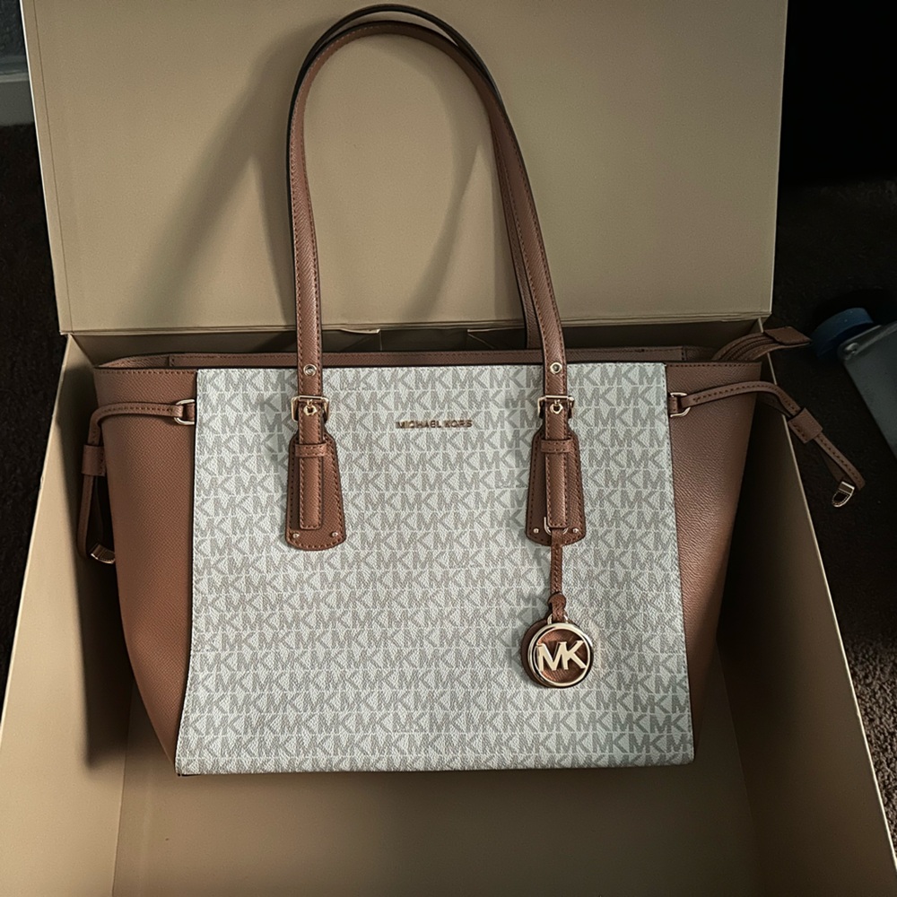 Michael Kors Tote.